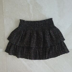 Flower black skirt